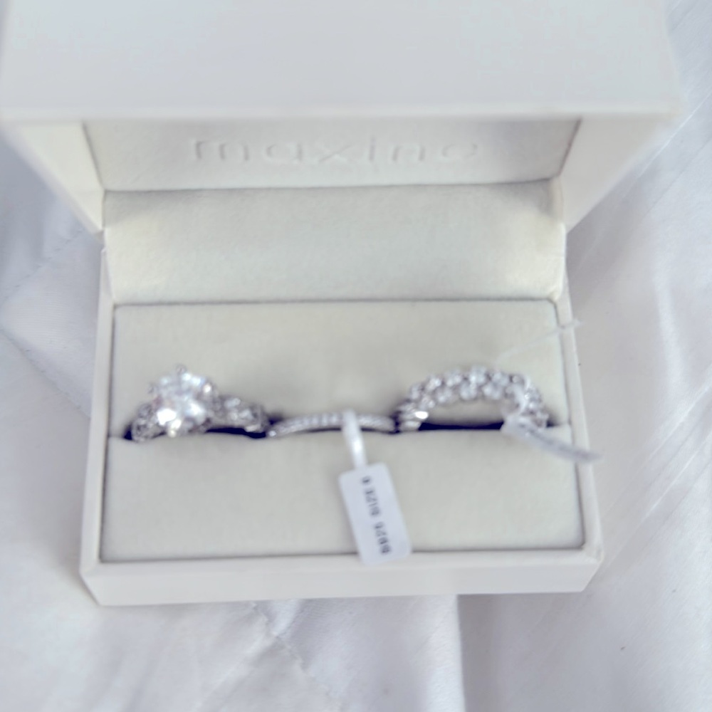 Maxine Brand wedding and engagement rings. NWT. Size 6. Beautiful rings